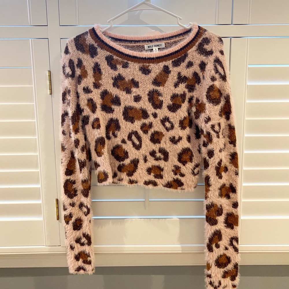 Wild Honey Cropped Sweater in Leopard- S